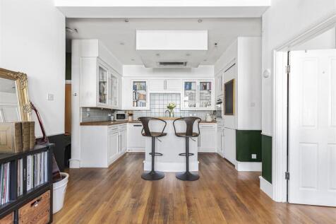 London, SW14 - property photo