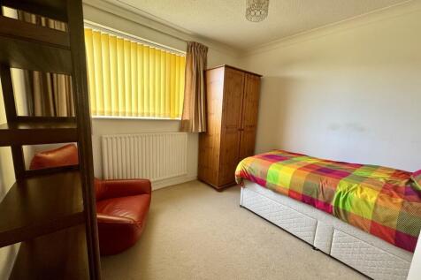 Princess Margaret Avenue, Palm Bay, Margate, Kent, CT9 photo 5