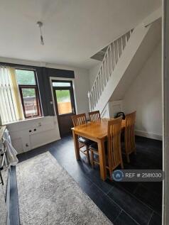 Dogford Road, Royton, Oldham, OL2 photo 4