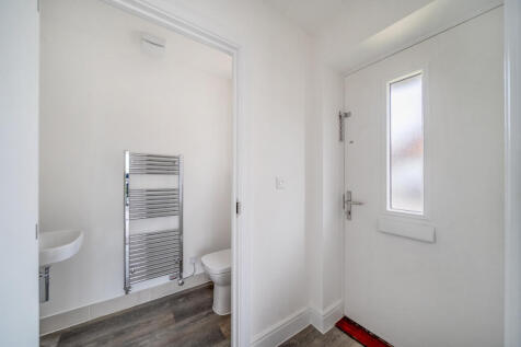 1388554-10-693825...