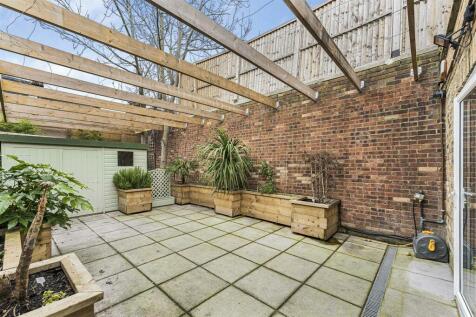 Stoke Newington High Street, N16