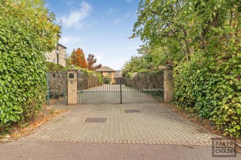 Gated Entrance &amp; Access