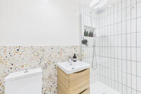 Ensuite to Bedroom One