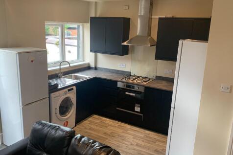 5-bed house on HATHERSAGE ROAD, Manchester, M13, £758/mo
