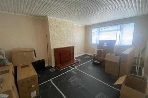 1 Manns Close Lounge.jpeg