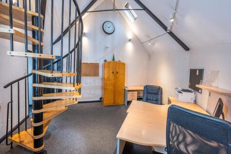 OWEN ISHERWOOD_165 WINDSOR ROAD CHOBHAM GU24 8QS