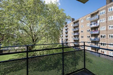 London, E9 - property photo
