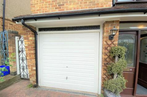 Whitehall Close IG7