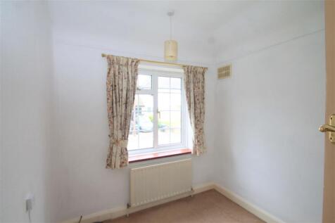 3 bedroom Semi Detached House in Coulsdon photo 5