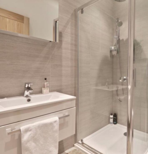 SHOWER ROOM.PNG