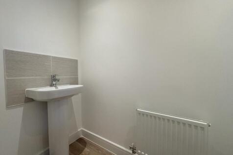 Desmond Crescent, Swindon, Wiltshire, SN25 photo 3