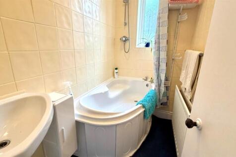 2 PIECE TILED BATHROOM