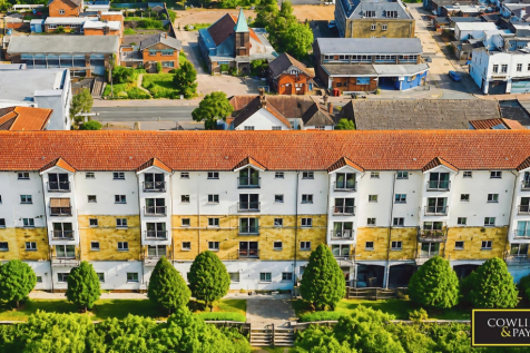 2-bed flat on RIVER VIEW, WICKFORD, £1,350/mo