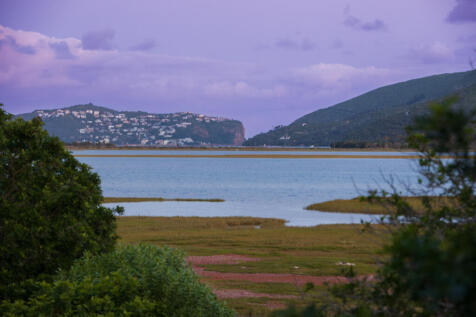 Views right through The Heads