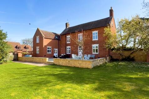 4 Manor Drive