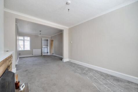 Easthampstead Road, Wokingham, Berkshire, RG40 photo 3