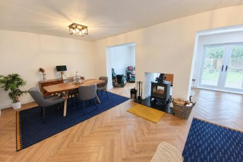 LOUNGE AND DINING ROOM
