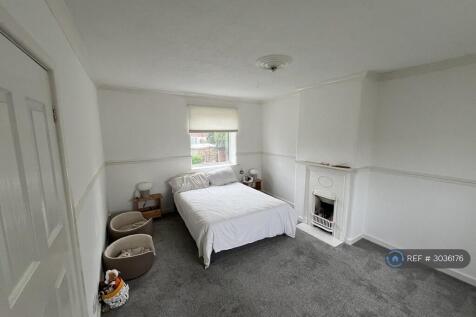 Master Bedroom b