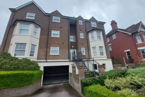 Stunning 2 Bed Flat in Hightown