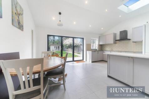 LYNWOOD DRIVE (14).jpg