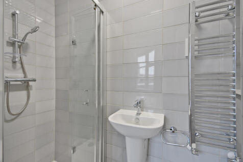 CS - 341a Station Road - Flat 7 Ensuite3 (1).JPG