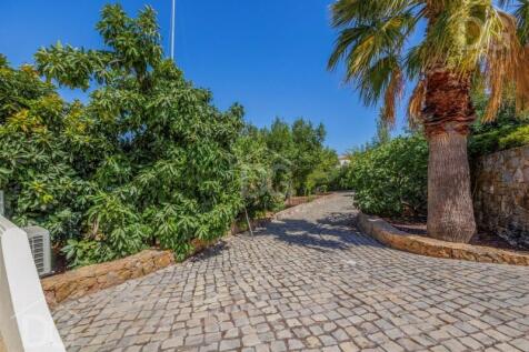 Moncarapacho-Estate-plot-private