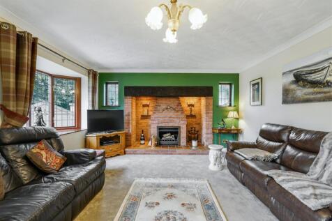 Lounge/Sitting Room