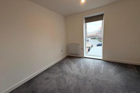 Skybridge Close, Coventry photo 5