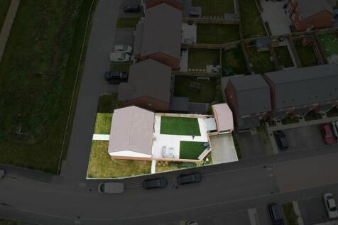 House, garden and garage plot