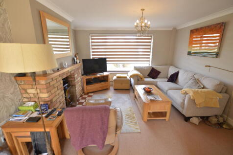 Lounge to Front