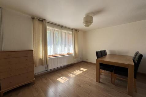 Shaftesbury Avenue, Swindon photo 3