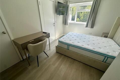 Moorlands Farmhouse 2, West End, Southampton, SO30 photo 3