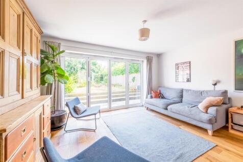 7 Chatfield Close-10.jpg