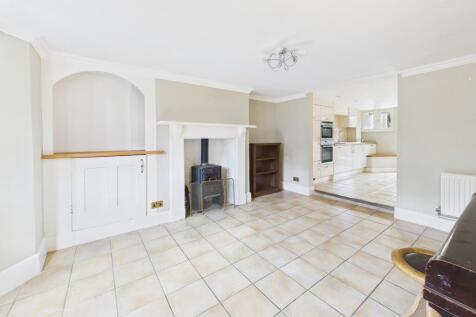 CAM02545G0-PR0486-STILL025