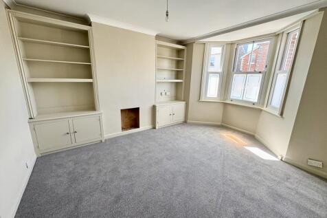 42 Eastwood Road ...