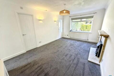 Ealing Court, Kingston Park, Newcastle upon Tyne, Tyne and Wear, NE3 2YD photo 4