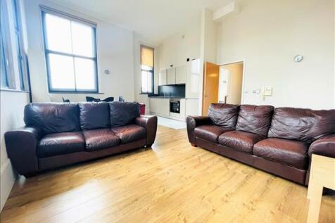 LARGE 2 BEDROOM RIVER EDGE APARTMENT