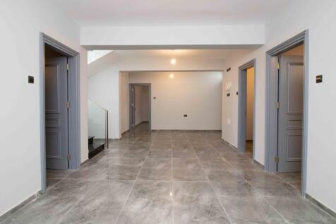 3-bedroom contemporary designed LUXURY villa + private swimming pool + underfloor heating infrastructure + cinema room Image 9999 29