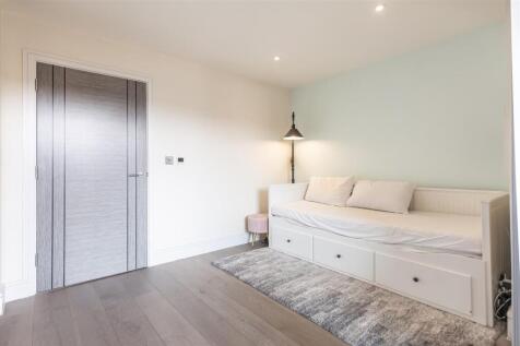 4 the old court   (2).jpg