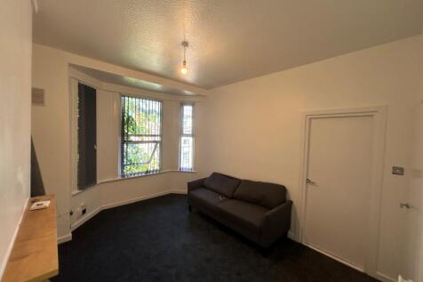 Lower Breck Road, L6 photo 5
