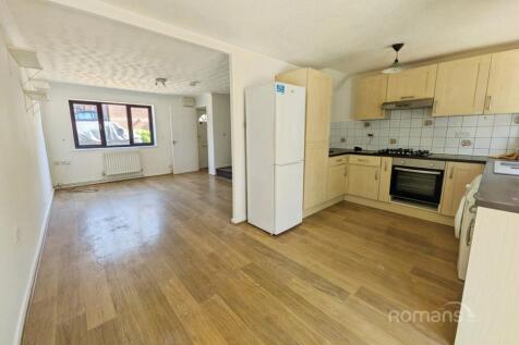 Highgrove, Farnborough, Hampshire, GU14 photo 4