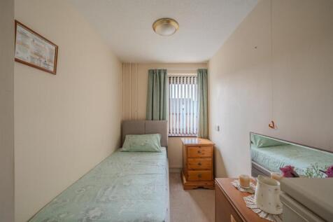 21 Aneurin Bevan Court-5.jpg