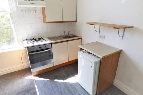 4 Irlam Road, Sale photo 3