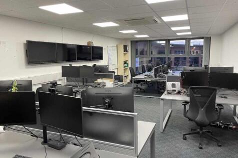 Business Park to rent Image 7