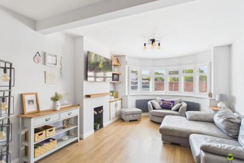 Living Room Presented by James Hillier of Ewemove 