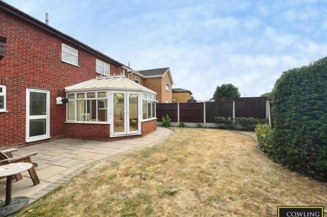 Rear Exterior &amp; Garden