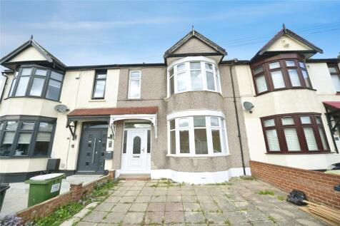 4-bed terraced on Breamore Road, Ilford, IG3, £2,800/mo