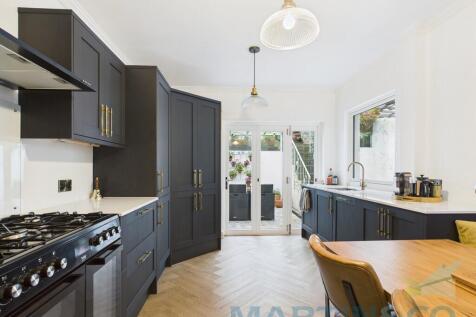 Kitchen Pic 2