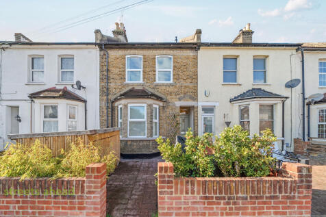 3-bed house on Wiltshire Road, Thornton Heath, CR7, £2,350/mo