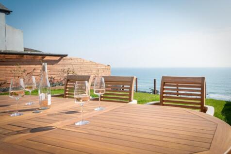 Alfresco Dining